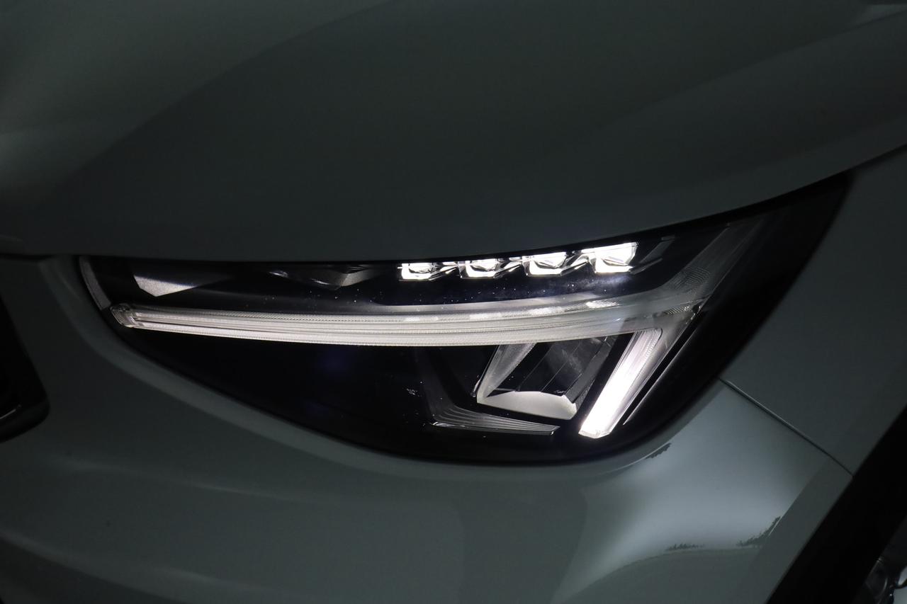 VOLVO XC40 (2017--->) XC40 B3 automatico Essential