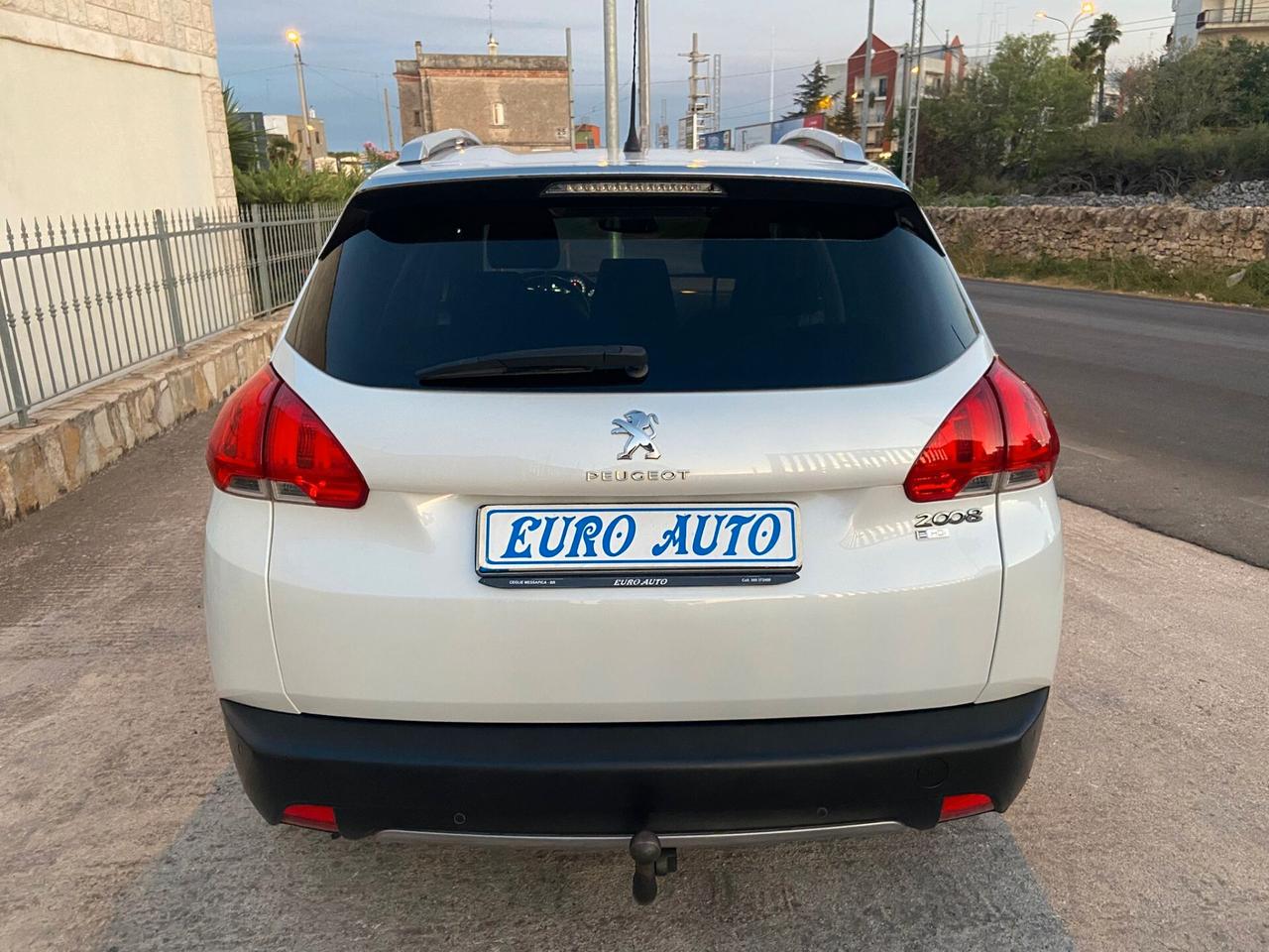 Peugeot 2008 1.6 e-HDi 115 CV Stop&Start Allure
