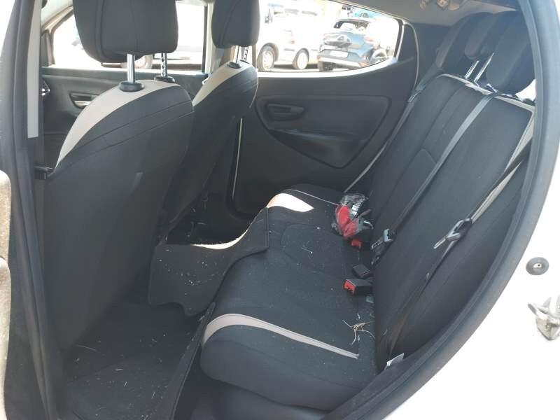 Lancia Ypsilon 1.2 69 CV 5 porte S&S Platinum