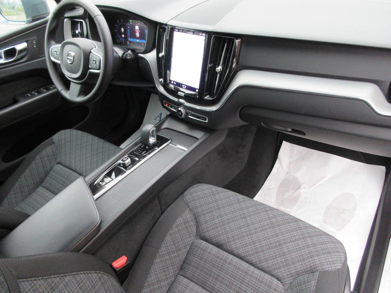 Volvo XC60 B4(d) AWD automatico Core