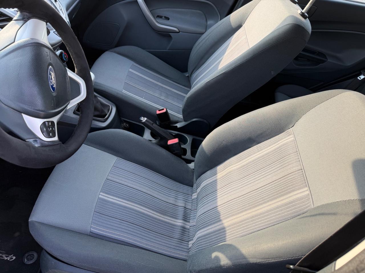 Ford Fiesta 1.4 TDCi 5p. Titanium