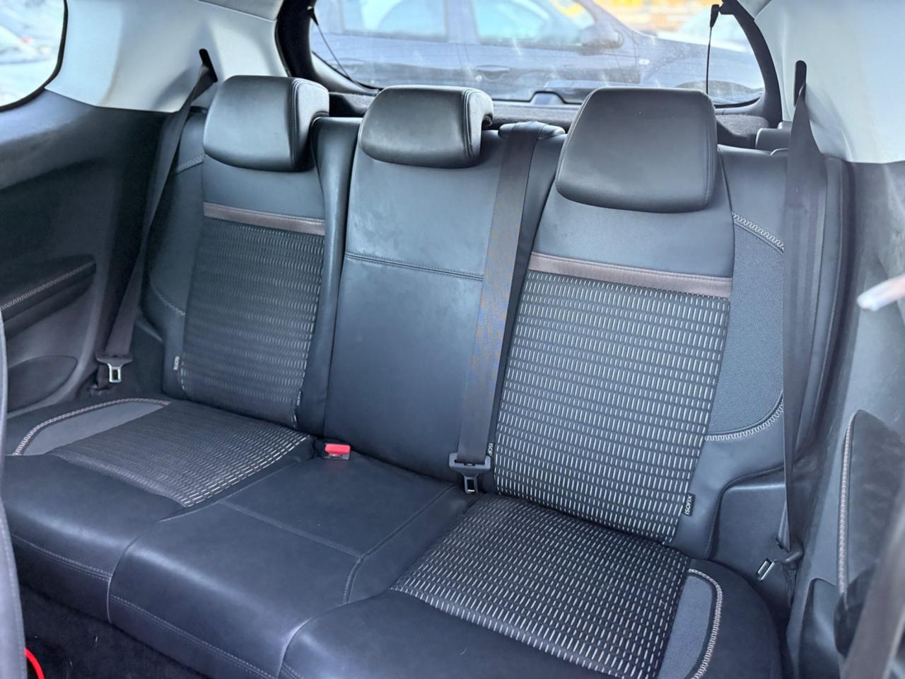 Peugeot 208 1.4 HDi 68 CV 3 porte Active