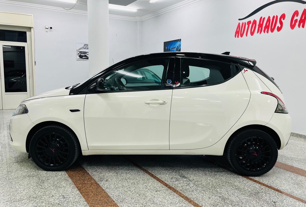 Lancia Ypsilon 1.3 MJT 95 CV Black Edition anno 2014