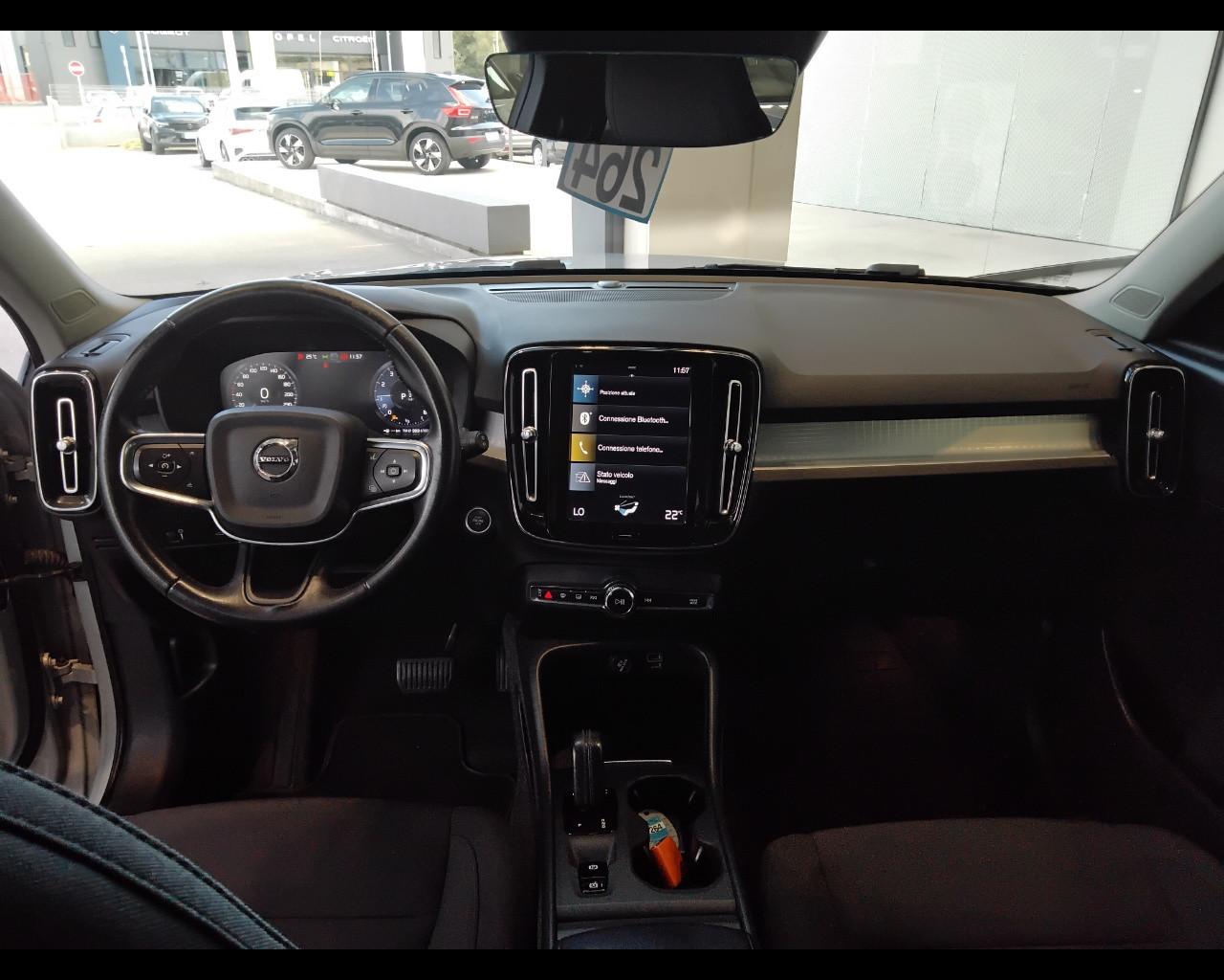 VOLVO XC40 - XC40 1.5 t2 Momentum Pro auto my21