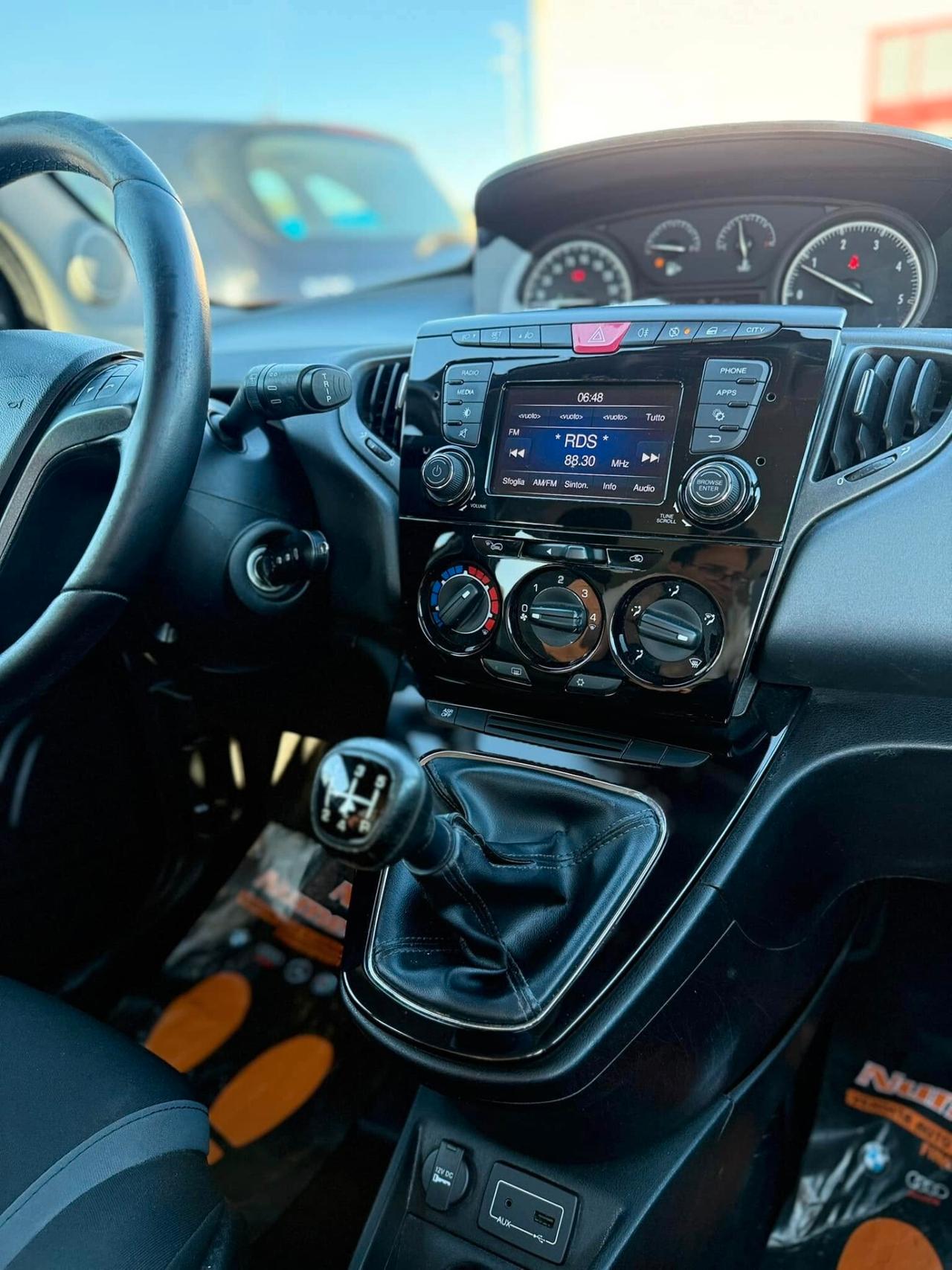 Lancia Ypsilon 1.3 Mjt 95cv 5porte Gold 2016