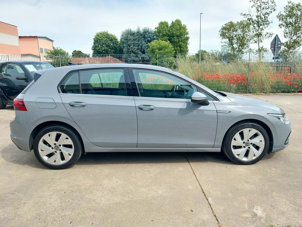 VOLKSWAGEN Golf 1.5 TGI DSG Style - 2020