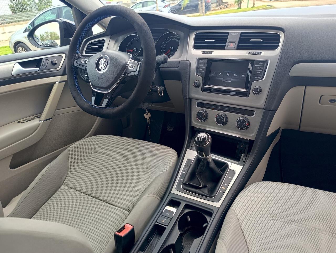 Volkswagen Golf Business 1.6 TDI 5p. Highline BlueMotion Technology . 2015