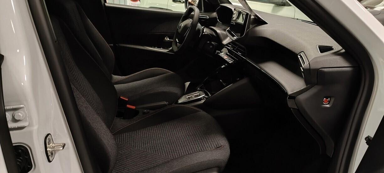 Peugeot 2008 Hybrid 145 e-DCS6 Style