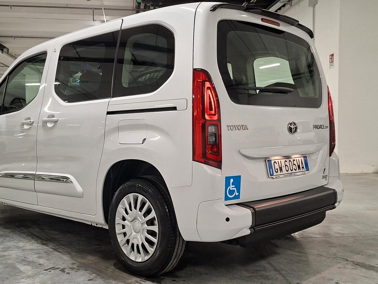 Toyota Proace City Verso 1.5D L1 Lounge TRASP. DISABILI