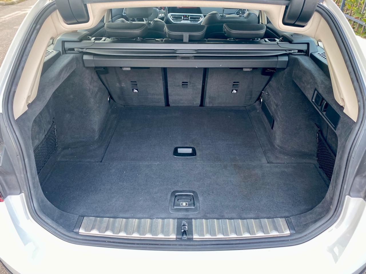 BMW 320 d Touring mhev 48V auto 190cv