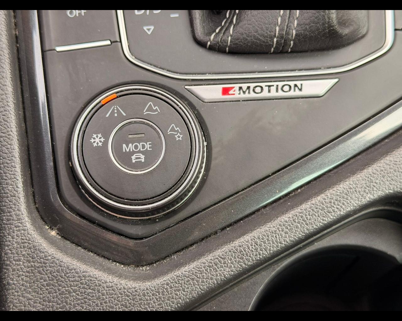 VOLKSWAGEN Tiguan II 2016 - Tiguan 2.0 tdi Style 4motion 150cv dsg