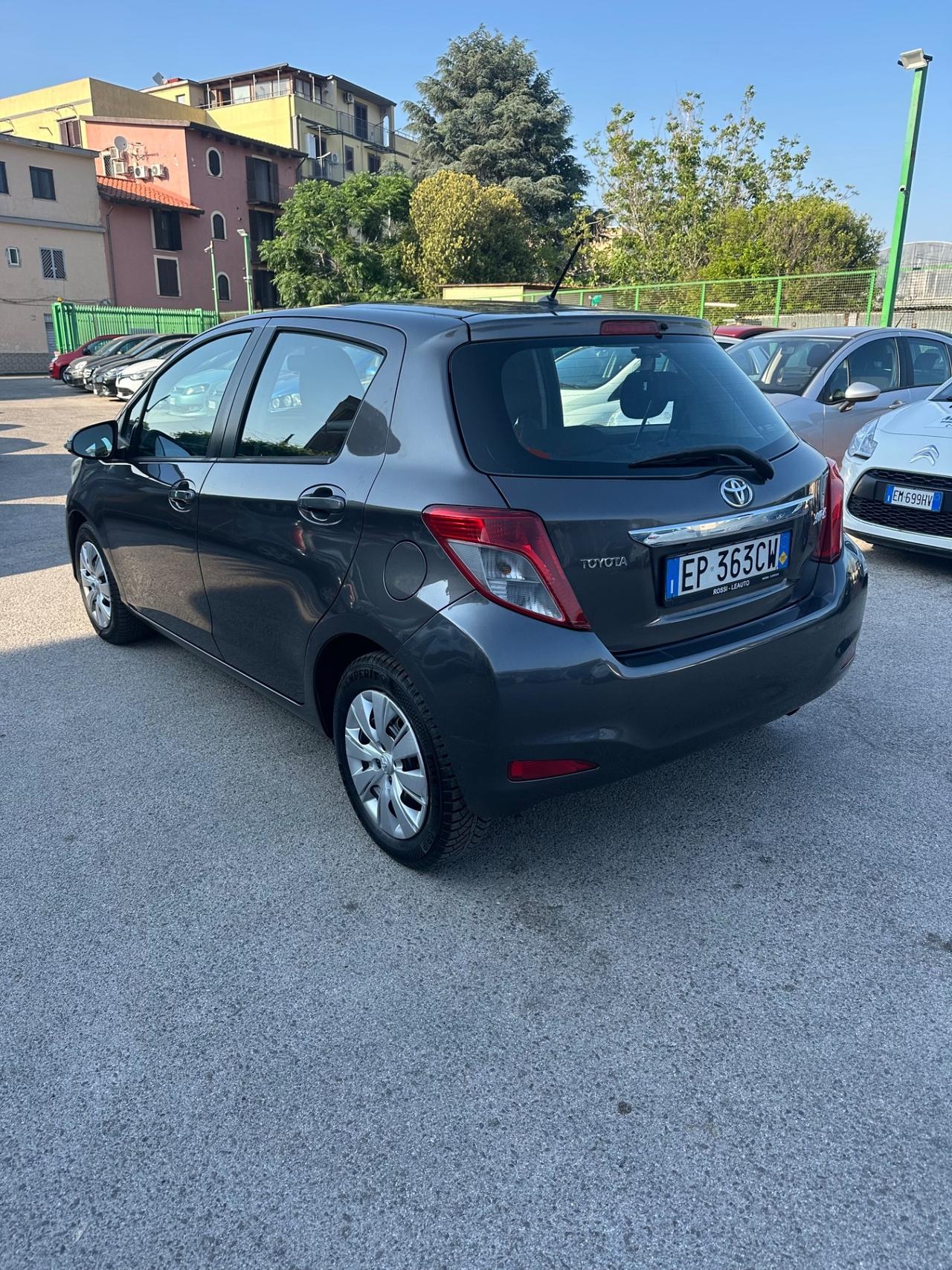 Toyota Yaris 1.0 5 porte Lounge