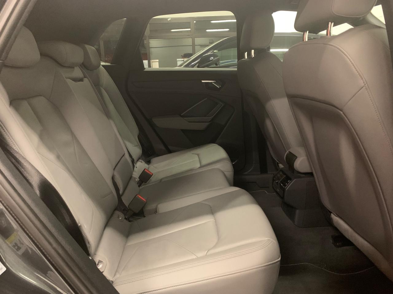 Audi Q3 40 TFSI quattro S tronic line edition