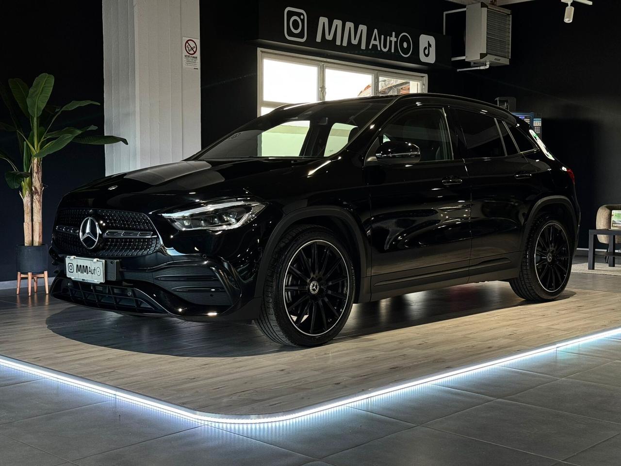 Mercedes-benz GLA 200 d Automatic 4Matic Premium AMG *NIGHT + LUXURY PACK*