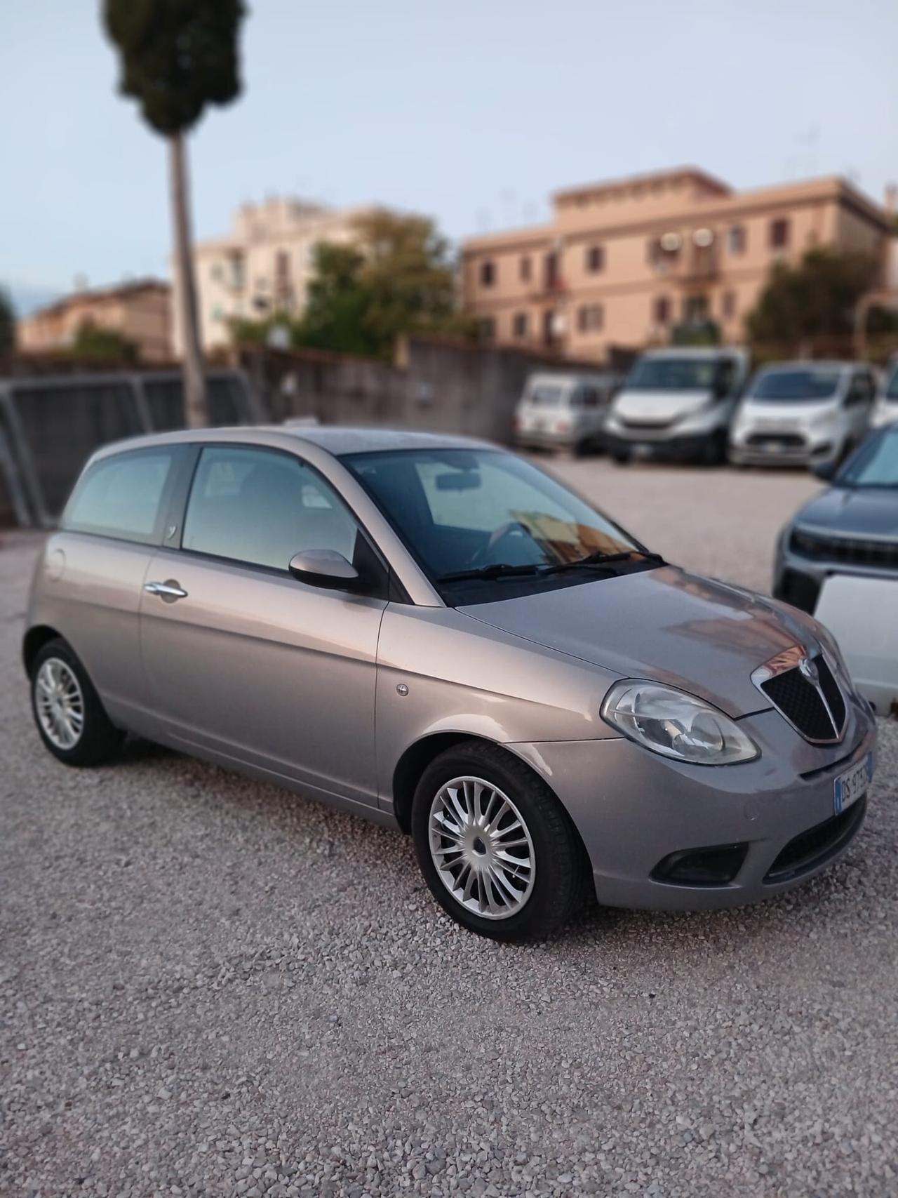Lancia Ypsilon 1.2 neopatentati 134.500km
