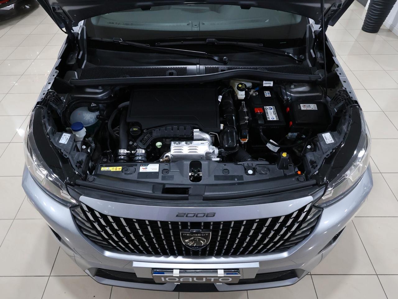 Peugeot 2008 1.2 100cv Allure KM ZERO 2025