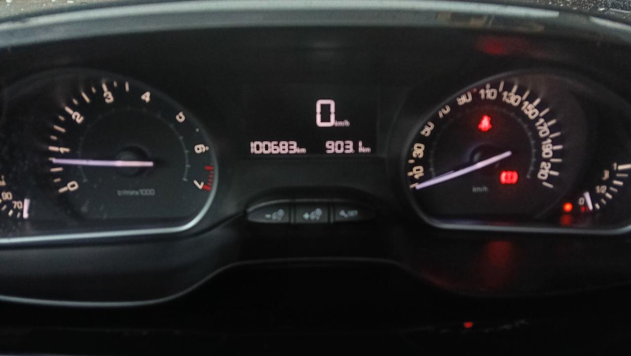 PEUGEOT 208 1.2 BENZ NAVI -PREZZO PROMO