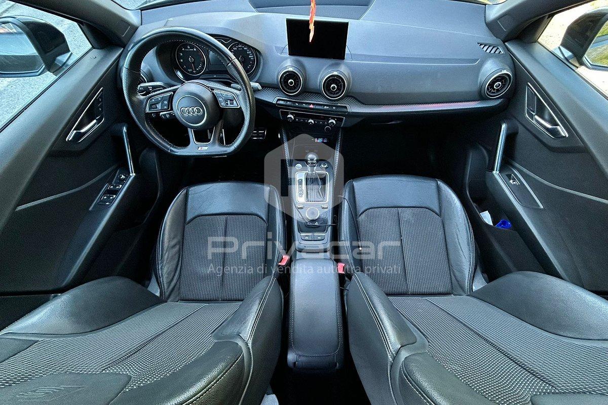 AUDI Q2 35 TFSI S tronic Identity Black