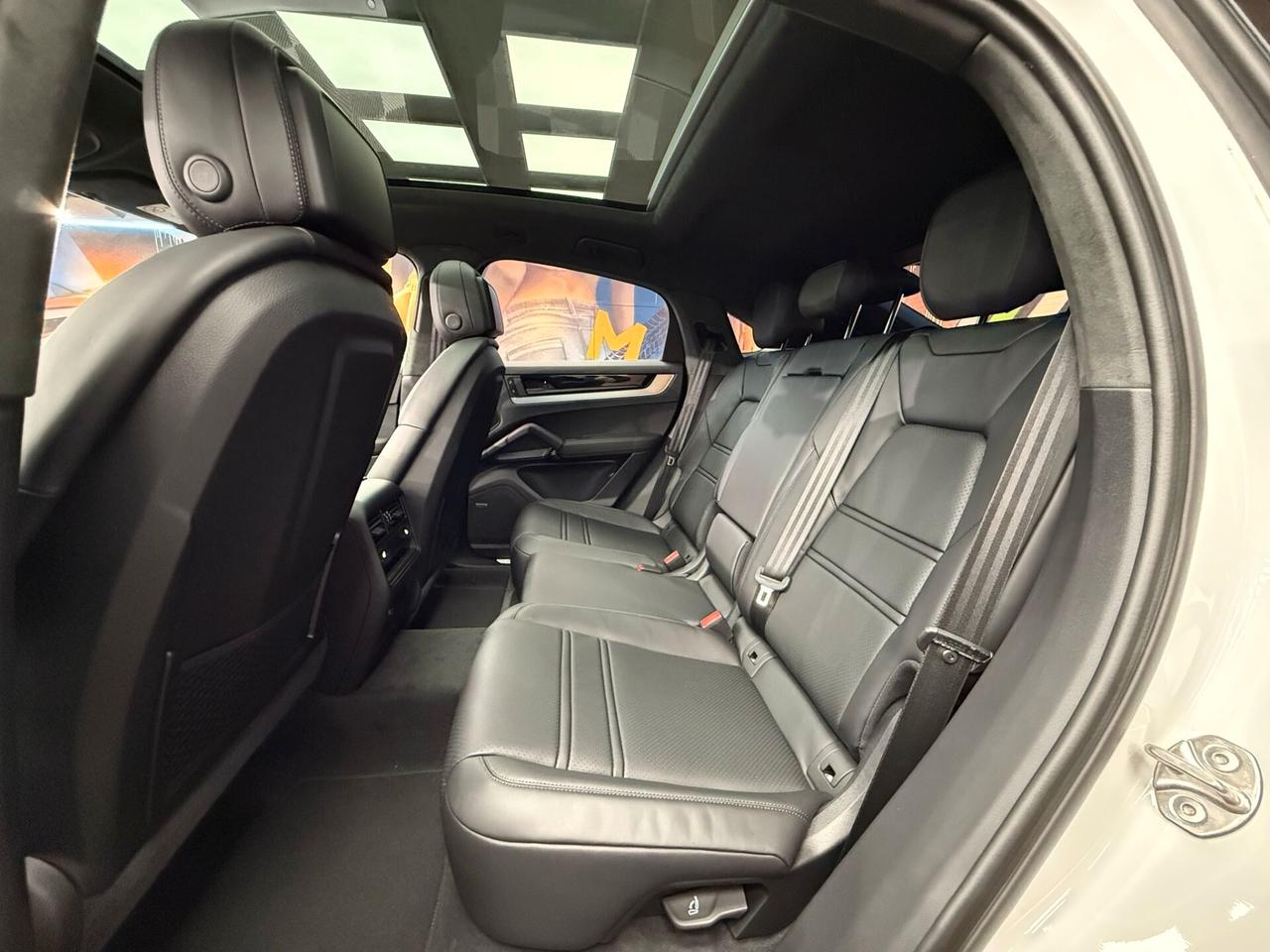 Porsche Cayenne Coupé 3.0 V6 E-Hybrid (000)