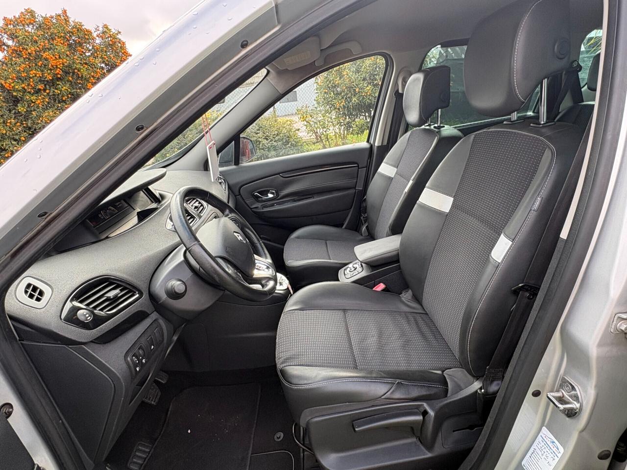 Renault Scenic XMod 1.5 dCi 110CV limited