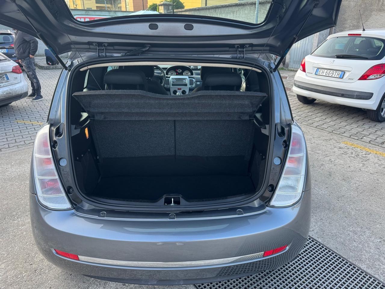 Lancia Ypsilon 1.2 benzina neopatentati