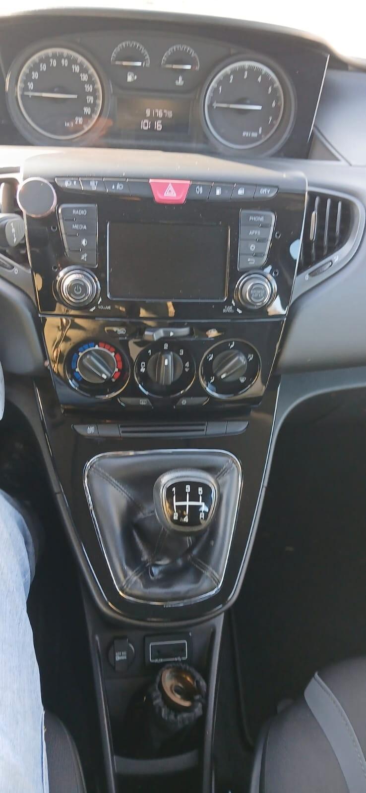 Lancia Ypsilon 1.2 69 CV GPL Gold - 2016