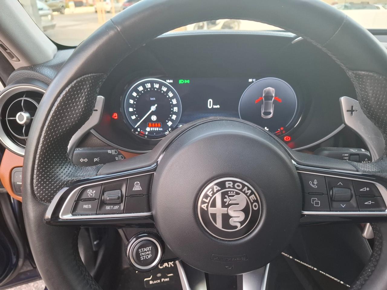 Alfa Romeo Giulia 2.2 allestimento " COMPETIZIONE "