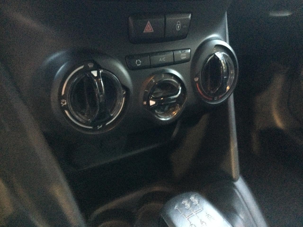 Peugeot 208 PureTech 82 3 porte Allure