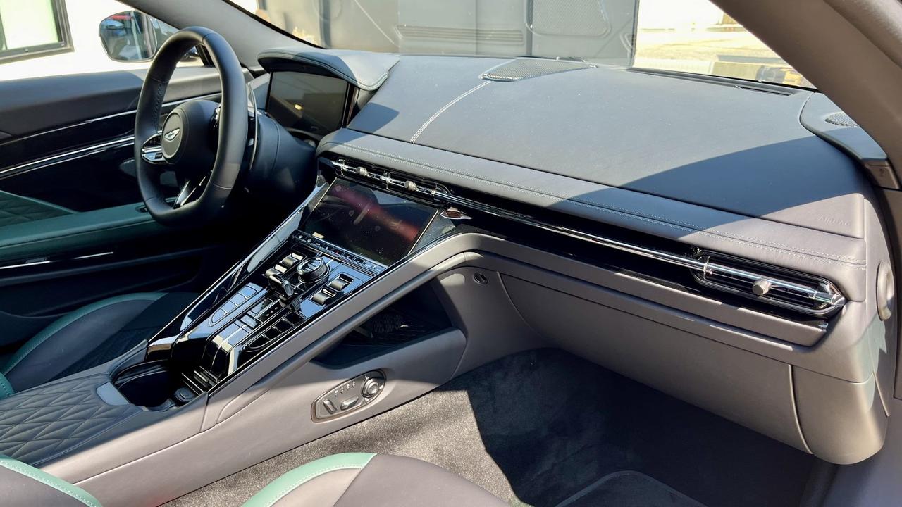 ASTON MARTIN DB12 Coupe 4.0 V8 auto