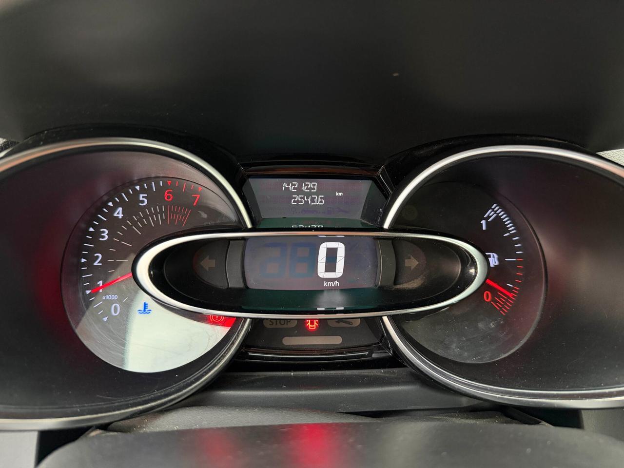 Renault Clio TCe 12V 90CV Start&Stop NEOPATENTATI