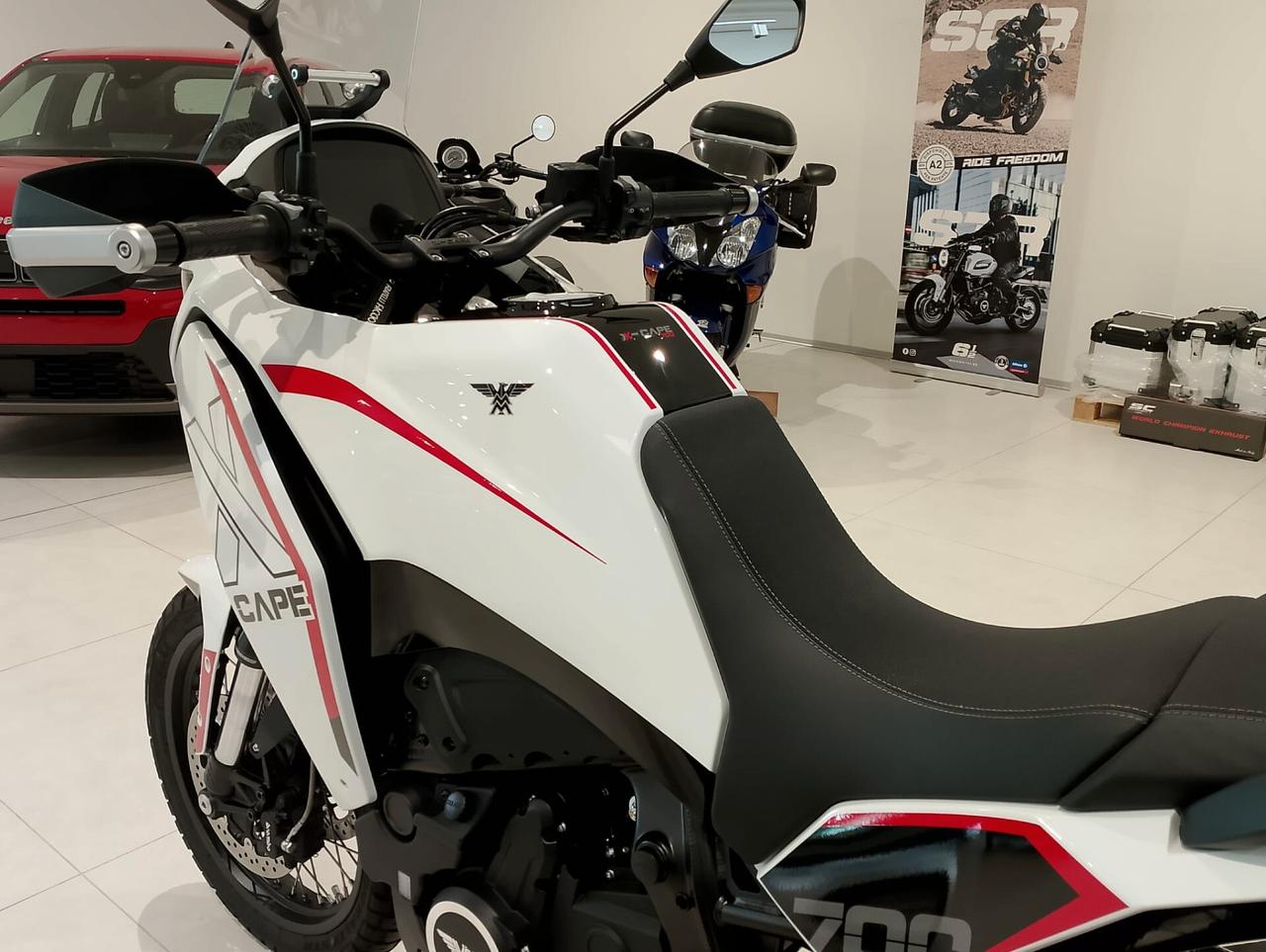Moto Morini X-Cape 700 CERCHI A RAGGI NERI