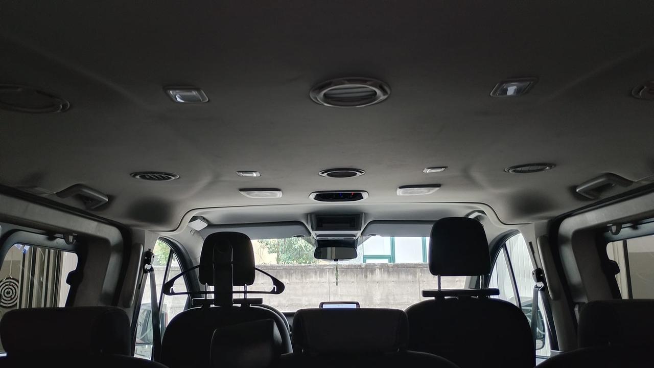 Ford Tourneo Custom 320 2.0 EcoBlue 170CV aut. Titanium