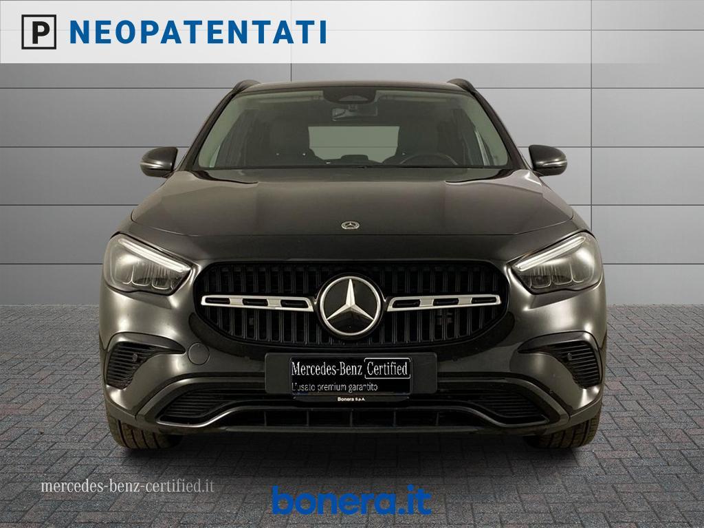 Mercedes GLA 180 180 D Progressive Advanced 8G-DCT