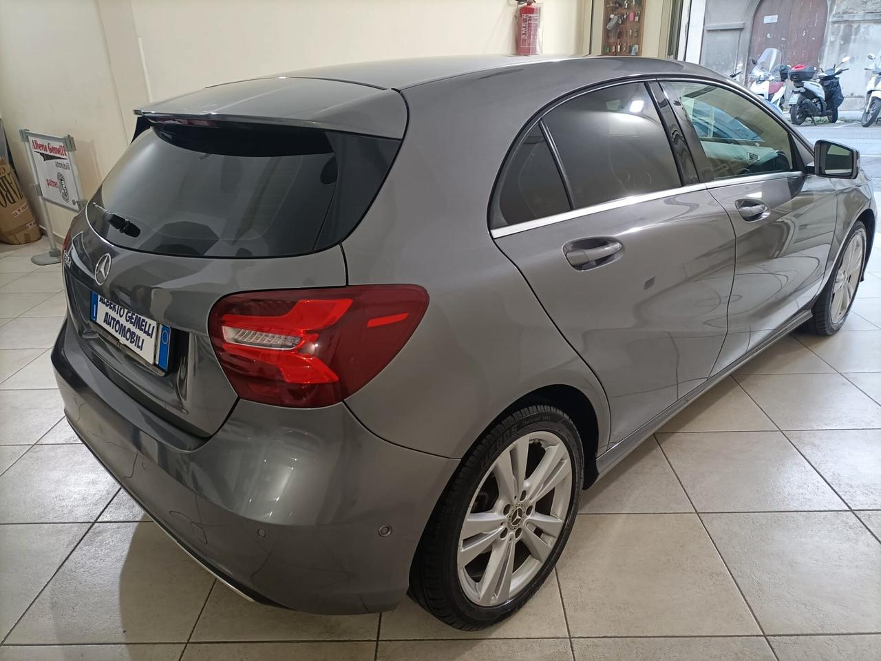 Mercedes-benz A 180 A 180 d Premium