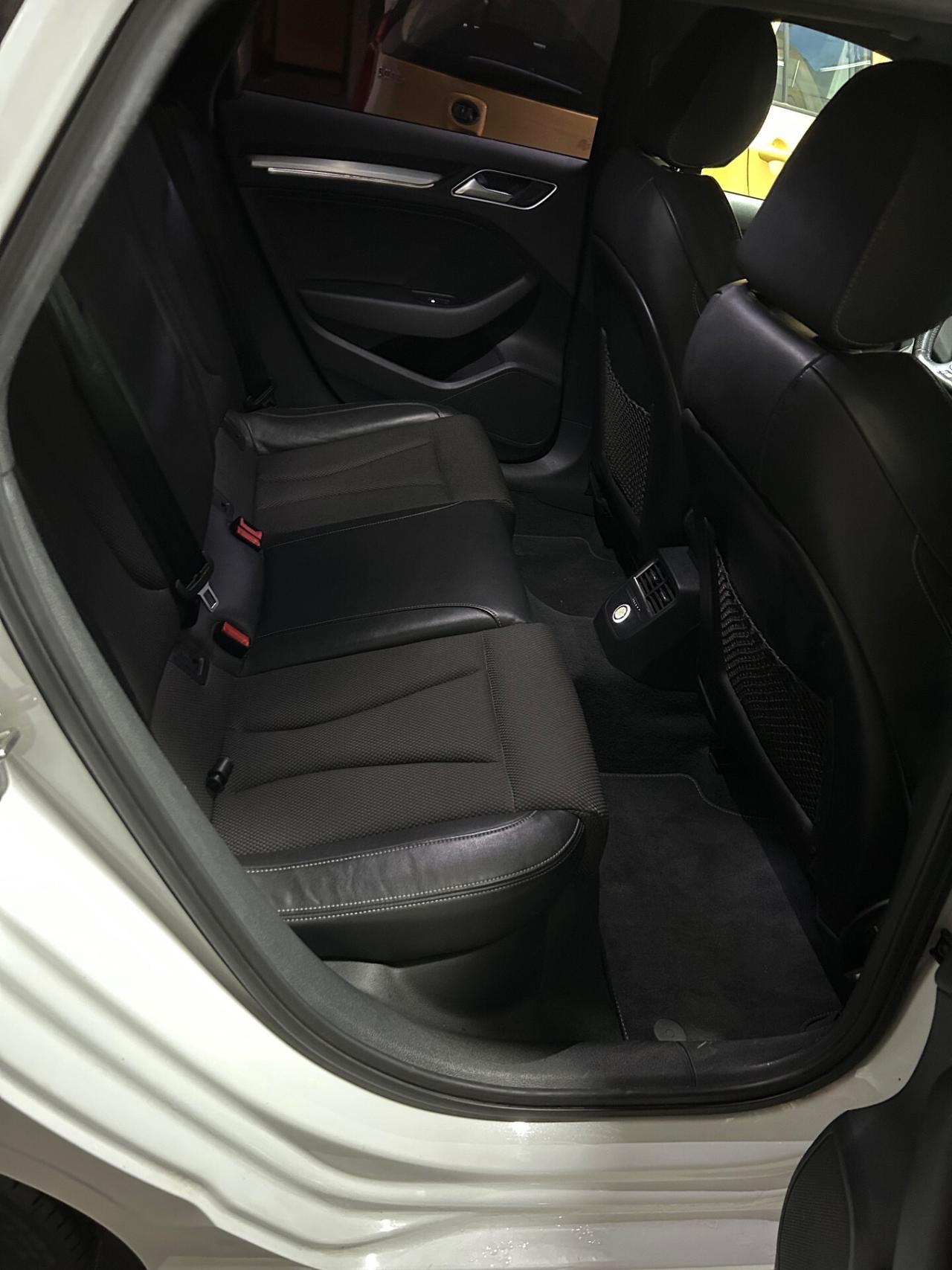 Audi A3 SPB 2.0 TDI Sedan S-Line