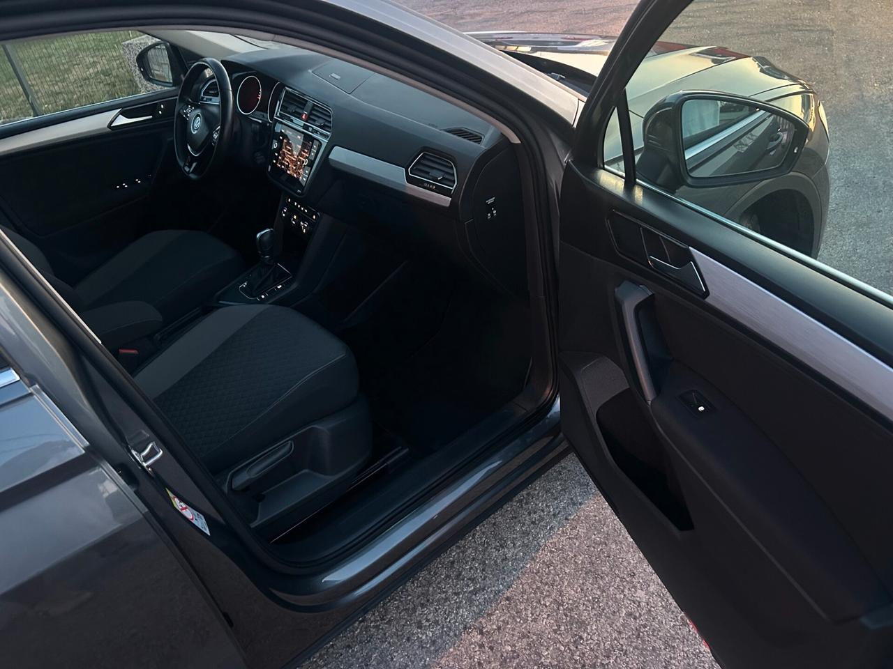Volkswagen Tiguan 2.0 TDI SCR DSG Business Sport BlueMotion Technology