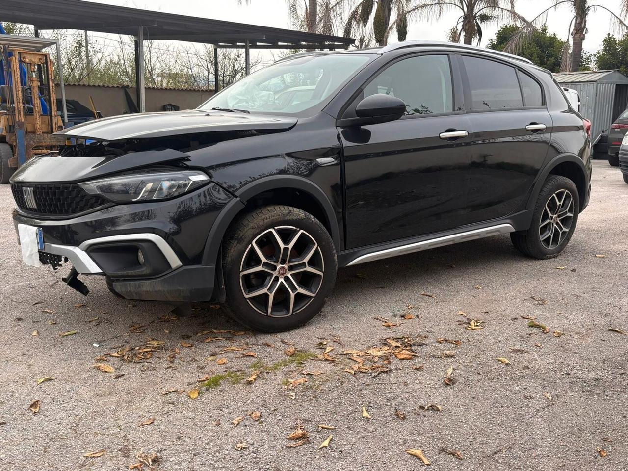 Fiat Tipo 1.6 Mjt Cross sinistrato - 2022