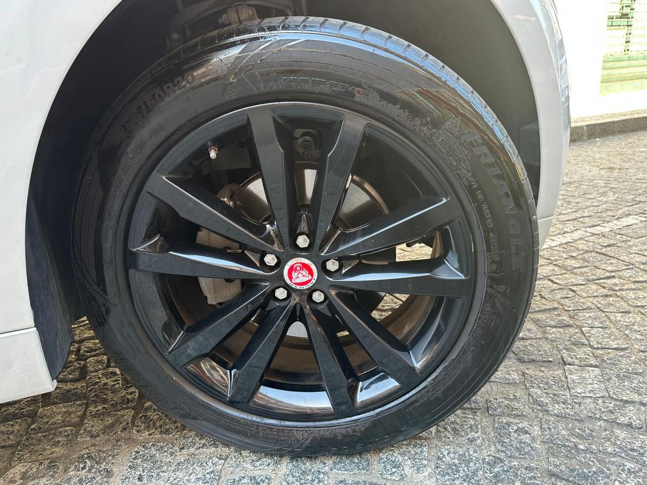 Jaguar F-Pace R-Sport 2.0 20d Turbo #11029