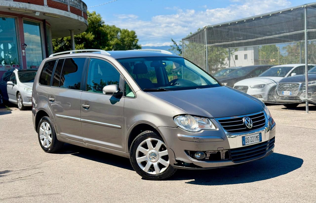 Volkswagen Touran 2008 2.0 TDI 7 POSTI CAMBIO AUTOMATICO ! ! !