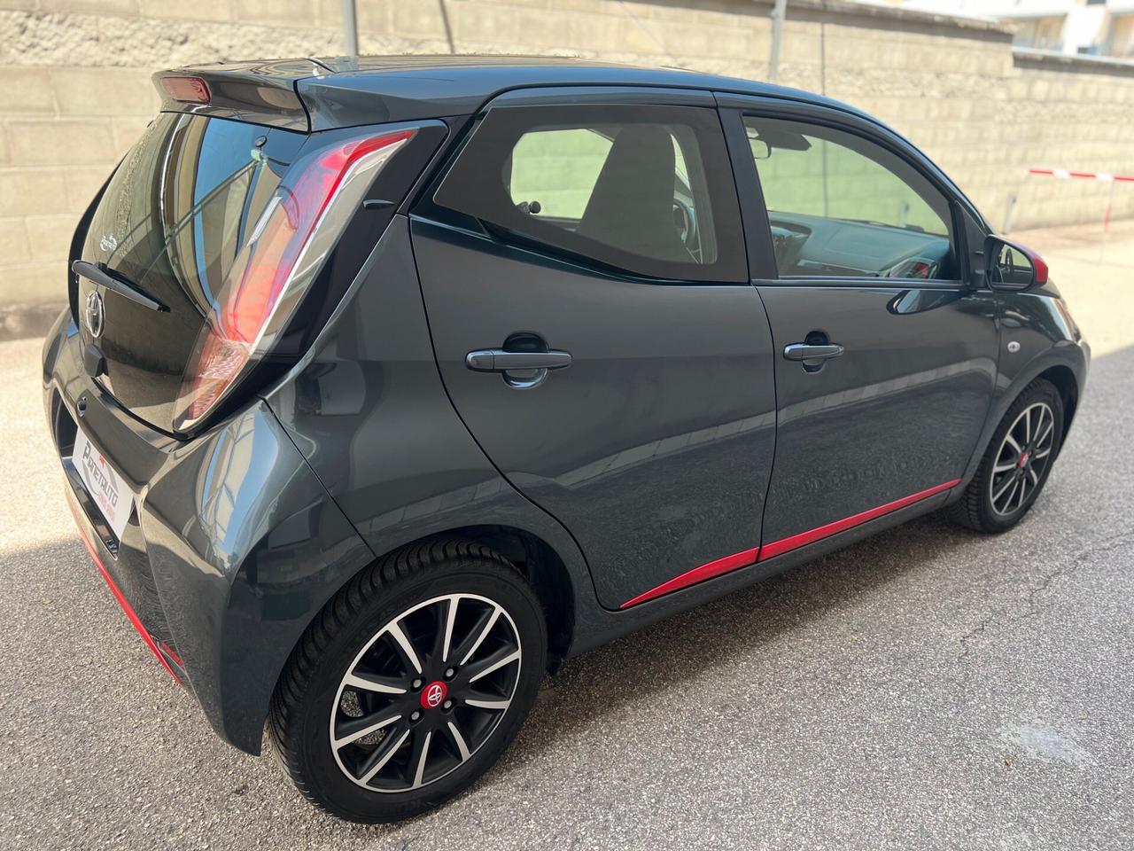 Toyota Aygo 5pt 1.0 72cv X-PLAY CLIMA/TELCAMERA/15; PERFETTA!!