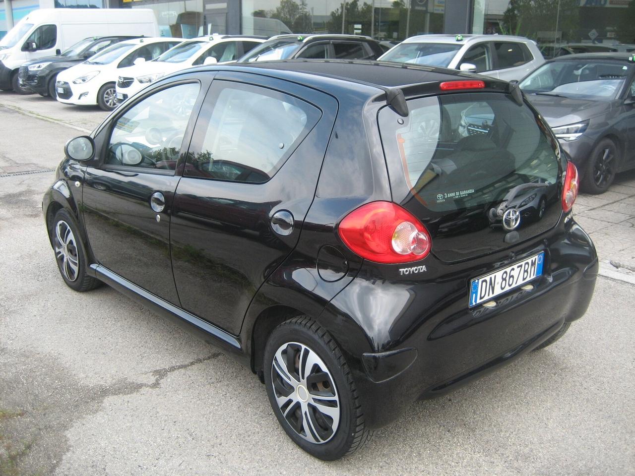 Toyota Aygo 1.0 12V VVT-i 5 porte Sol