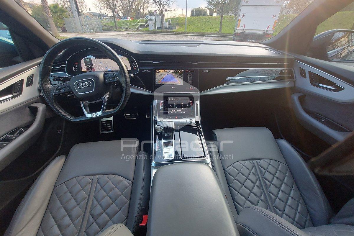 AUDI Q8 45 TDI quattro tiptronic Sport