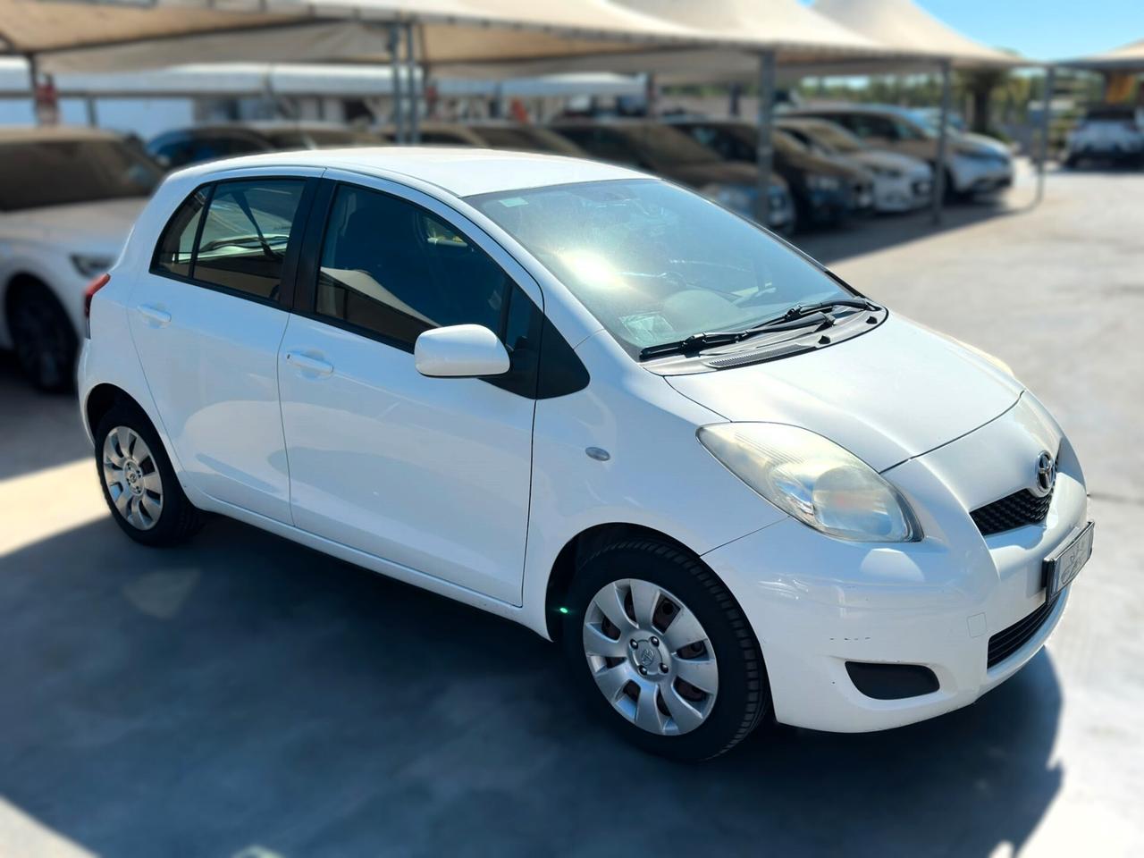 Toyota Yaris 1.0 5 porte Sol