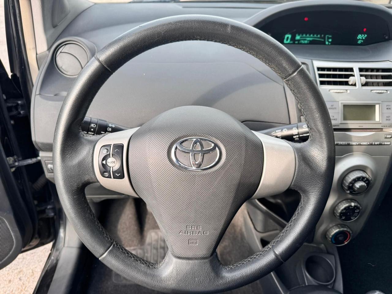 Toyota Yaris 1.0 5 porte Sol