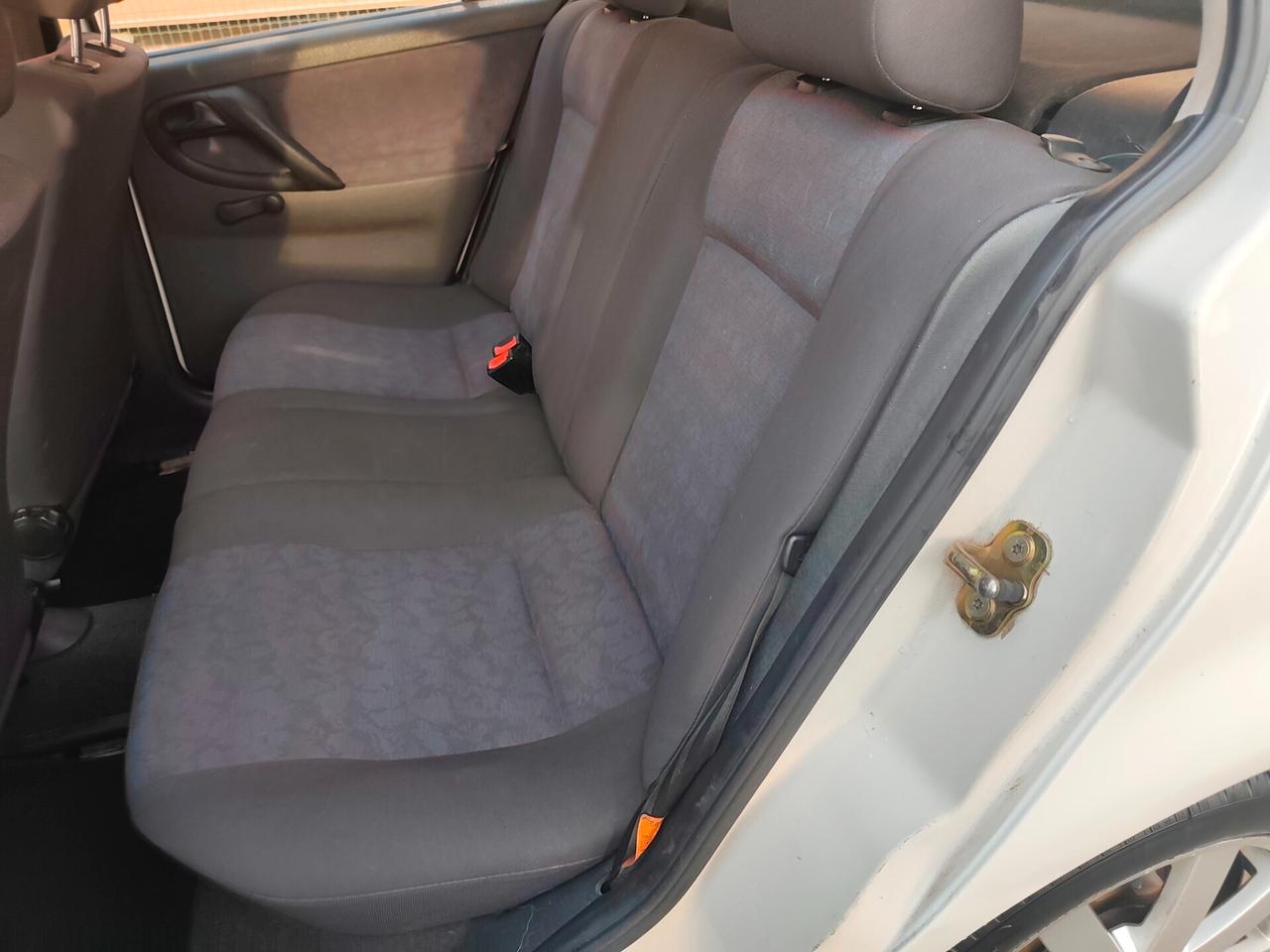 Volkswagen Polo 1.4 Benz 5 porte neopatentati