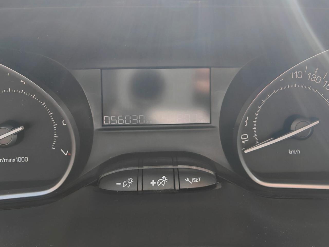 Peugeot 208 PureTech 82 5 porte Allure