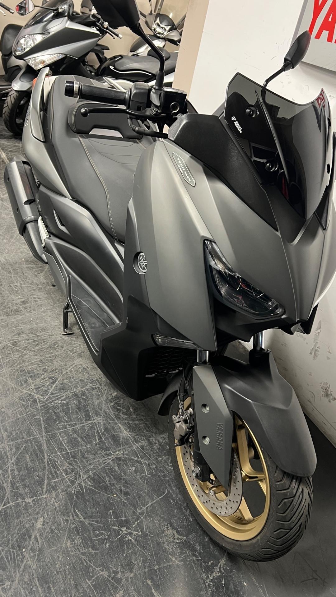 Yamaha X-Max 300 tech max