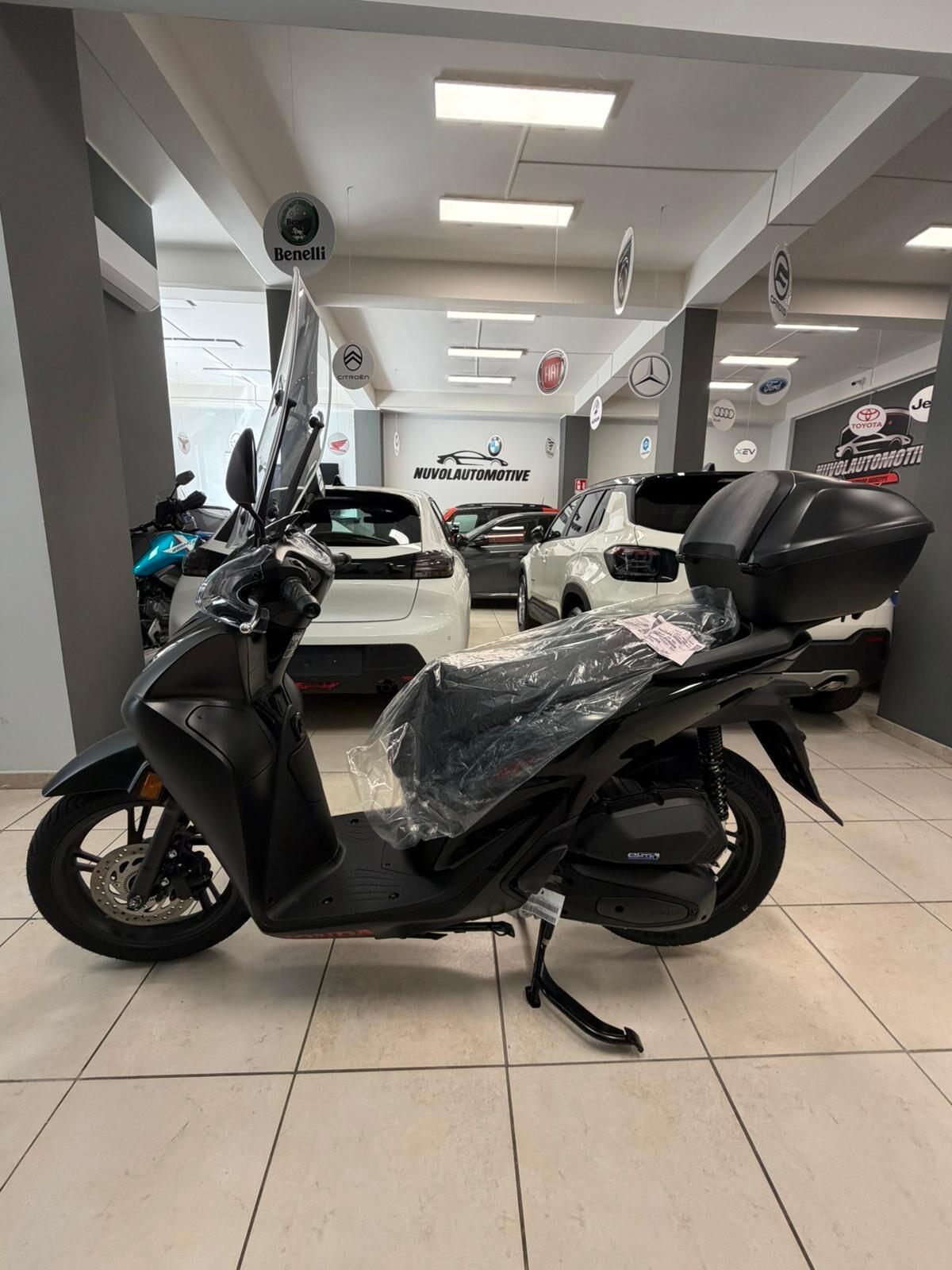 Honda SH 125 sport 60 euro al mese