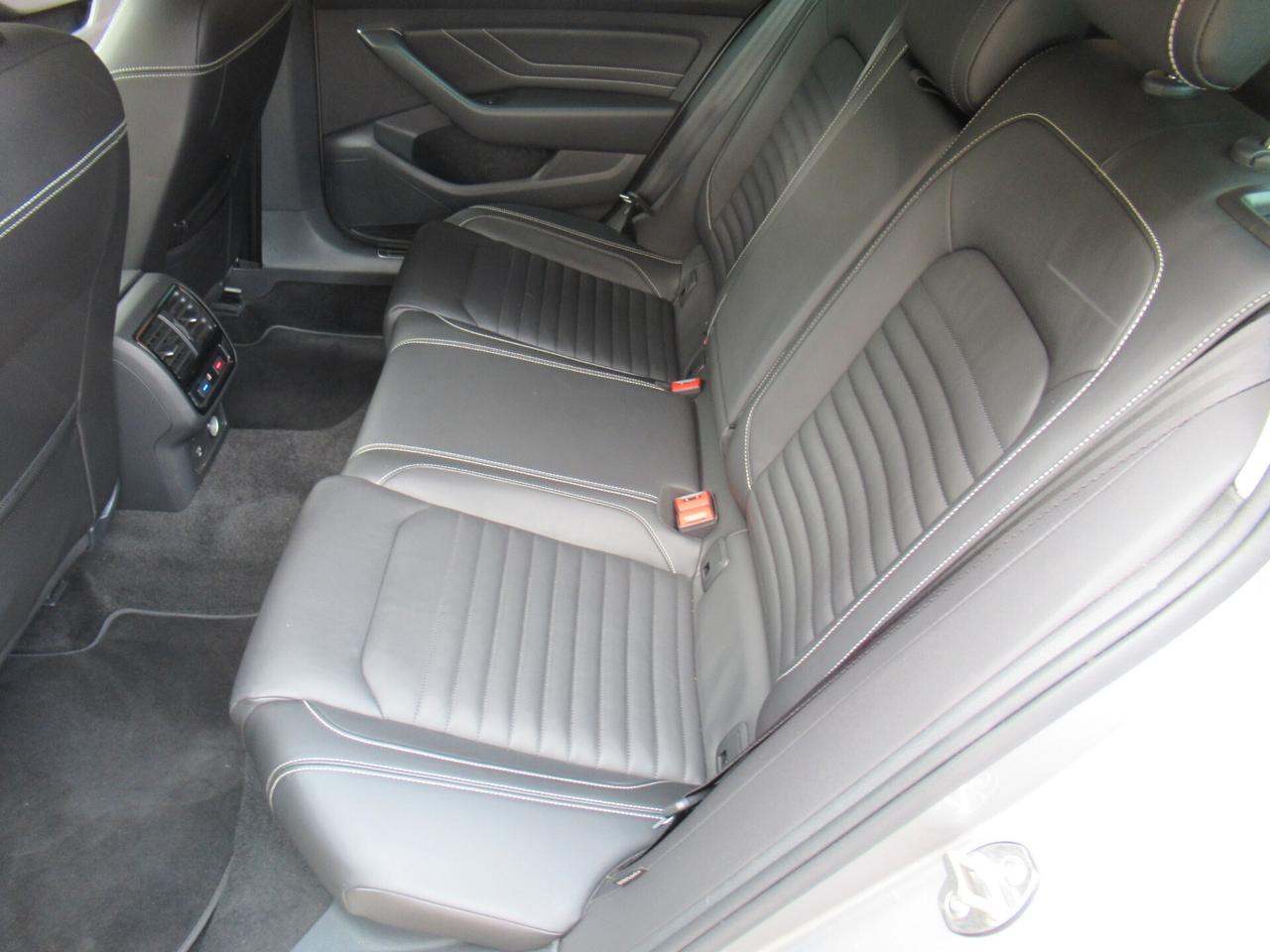 Volkswagen Passat Variant 2.0 TDI SCR 200 CV DSG Executive