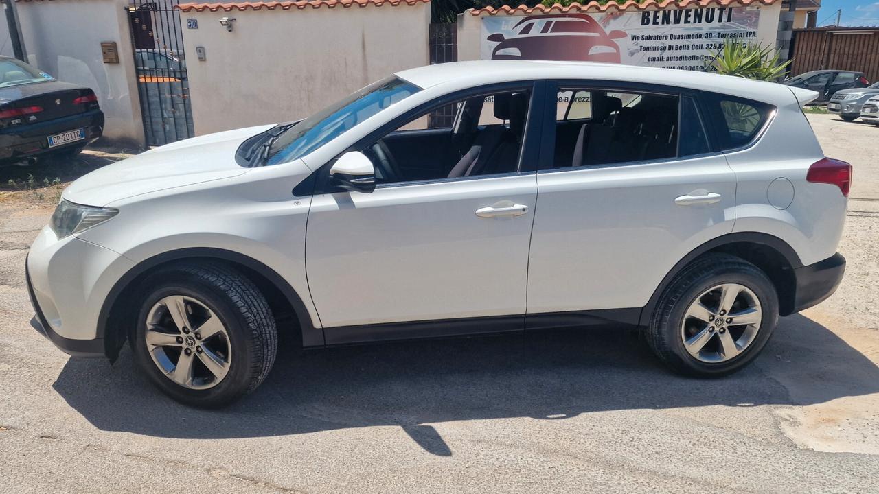 Toyota RAV 4 RAV4 2.0 D-4D 2WD Style White Ed.